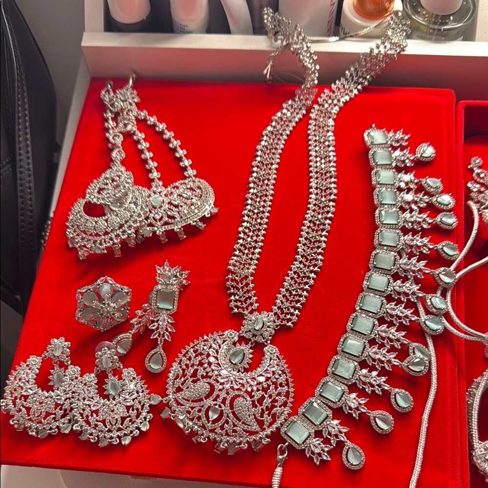 Elegant Silver and Green Jewelry Set